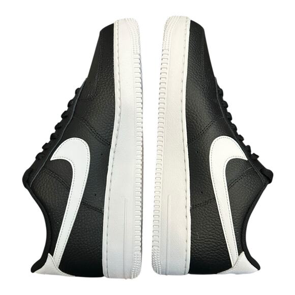 New Men\'s Size 10 Nike Air Force 1 Low \'07 Black White CT2302-002 main image 4